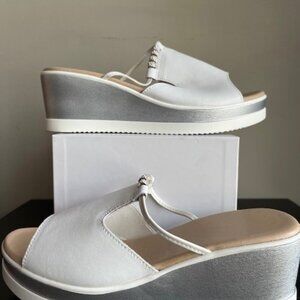 White and silver platform sandals. Women size 40.